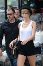 TAYLOR SWIFT Out in New York 2107