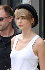TAYLOR SWIFT Out in New York 2107