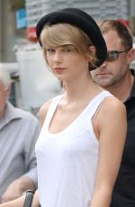 TAYLOR SWIFT Out in New York 2107