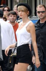 TAYLOR SWIFT Out in New York 2107