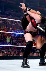 AJ LEE vs PAIGE - Divas Championship Match at WWE Summerslam in Los Angeles