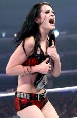 AJ LEE vs PAIGE - Divas Championship Match at WWE Summerslam in Los Angeles