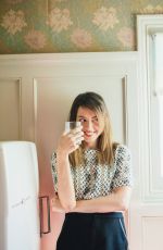 AUBREY PLAZA - Elizabeth Weinberg Photoshoot for Refinery Magazine