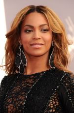 BEYONCE at 2014 MTV Video Music Awards