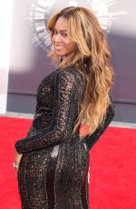 BEYONCE at 2014 MTV Video Music Awards