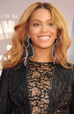 BEYONCE at 2014 MTV Video Music Awards