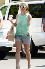 BRITNEY SPEARS and David Lucado Out for Lunch in Calabasas