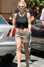 BRITNEY SPEARS Arrives at Corner Bakery Cafe in Thousand Oaks