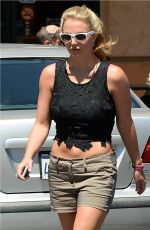 BRITNEY SPEARS Arrives at Corner Bakery Cafe in Thousand Oaks