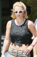 BRITNEY SPEARS Arrives at Corner Bakery Cafe in Thousand Oaks