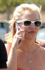 BRITNEY SPEARS Arrives at Starbucks in Thousand Oaks