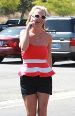 BRITNEY SPEARS Arrives at Starbucks in Thousand Oaks