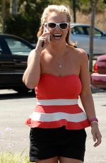 BRITNEY SPEARS Arrives at Starbucks in Thousand Oaks
