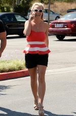 BRITNEY SPEARS Arrives at Starbucks in Thousand Oaks