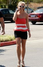 BRITNEY SPEARS Arrives at Starbucks in Thousand Oaks