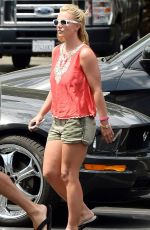 BRITNEY SPEARS Leaves Pedalers Fork Restaurant in Calabasas