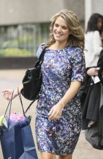 CHARLOTTE HAWKINS Leave a Studio in London