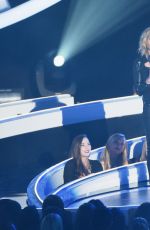 CHELSEA HANDLER at 2014 MTV Video Music Awards