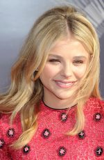 CHLOE MORETZ at 2014 MTV Video Music Awards