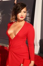 DEMI LOVATO at 2014 MTV Video Music Awards
