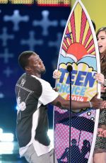 HAILEE STEINFELD at Teen Choice Awards 2014 in Los Angeles