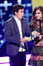 HAILEE STEINFELD at Teen Choice Awards 2014 in Los Angeles