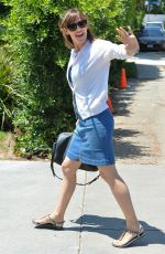 JENNIFER GARNER Out and About in Brentwood 1008