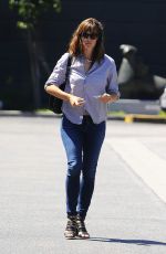 JENNIFER GARNER Out and About in Brentwood 2908