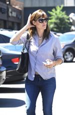 JENNIFER GARNER Out and About in Brentwood 2908