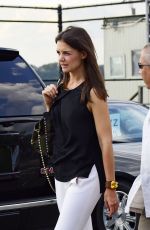 KATIE HOLMES Getting on a Helicopter Going to the Hamptons