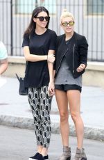 KENDALL JENNER and HAILEY BALDWIN Hailing a Cab in New York