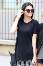 KENDALL JENNER and HAILEY BALDWIN Hailing a Cab in New York