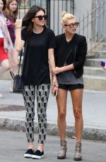 KENDALL JENNER and HAILEY BALDWIN Hailing a Cab in New York