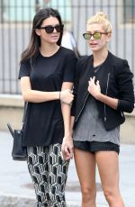 KENDALL JENNER and HAILEY BALDWIN Hailing a Cab in New York