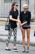 KENDALL JENNER and HAILEY BALDWIN Hailing a Cab in New York