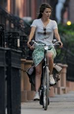 KERI RUSSEL Riding a Bike in Brooklyn