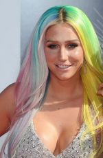 KESHA at 2014 MTV Video Music Awards