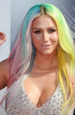 KESHA at 2014 MTV Video Music Awards