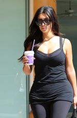 KIM KARDASHIAN in Tights Heading to a Gym in Calabasas