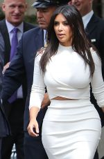 KIM KARDASHIAN Leaves the Peninsula Beverly Hills