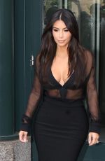KIM KARDASHIAN Out and About in New York