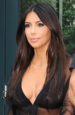 KIM KARDASHIAN Out and About in New York