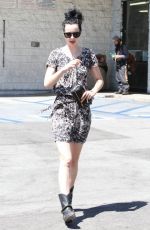 KRYSTEN RITTER at 7-11 in Hollywood