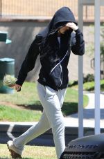 KYLIE JENNER Hides from Pap