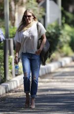 LEANN RIMES in jeans Arrives at Warner Brothers Studios in Los Angeles