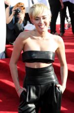 MILEY CYRUS at 2014 MTV Video Music Awards