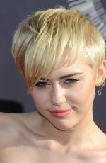 MILEY CYRUS at 2014 MTV Video Music Awards