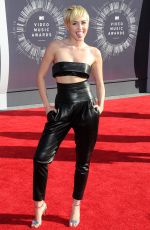MILEY CYRUS at 2014 MTV Video Music Awards