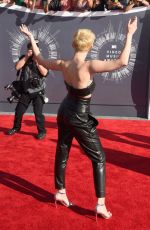 MILEY CYRUS at 2014 MTV Video Music Awards