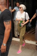 MILEY CYRUS Leaves Her New York